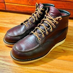 Red Wing Heritage CLASSIC MOC
MEN'S 6-INCH BOOT, Style 8138, Size 8D